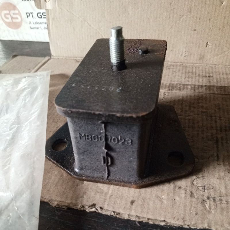 (WRJY) ENGINE MOUNTING L300 DIESEL (ASLI)