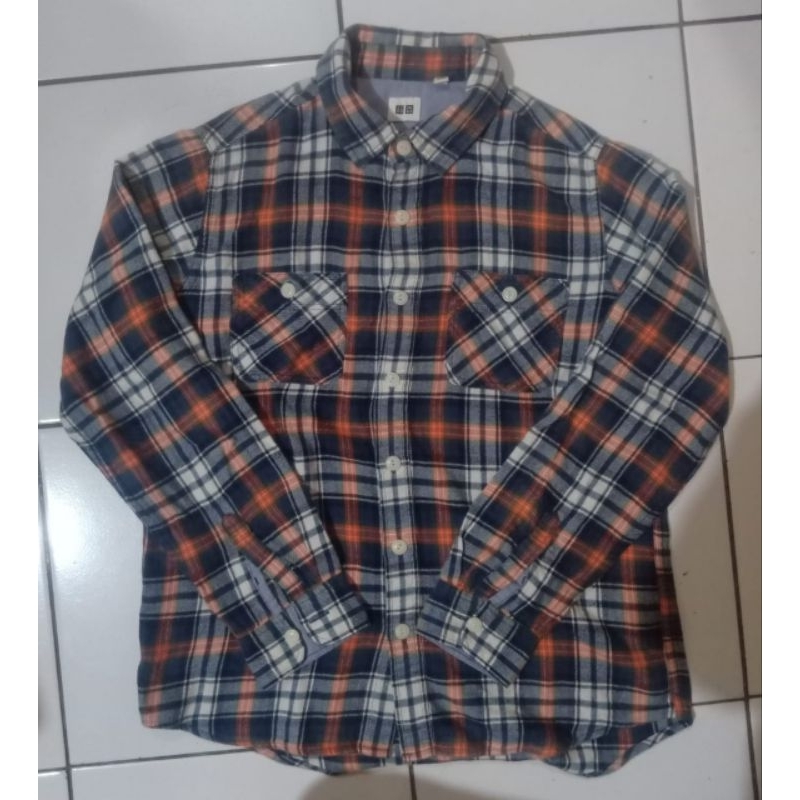 Kemeja UNIQLO Veterano Double Pocket