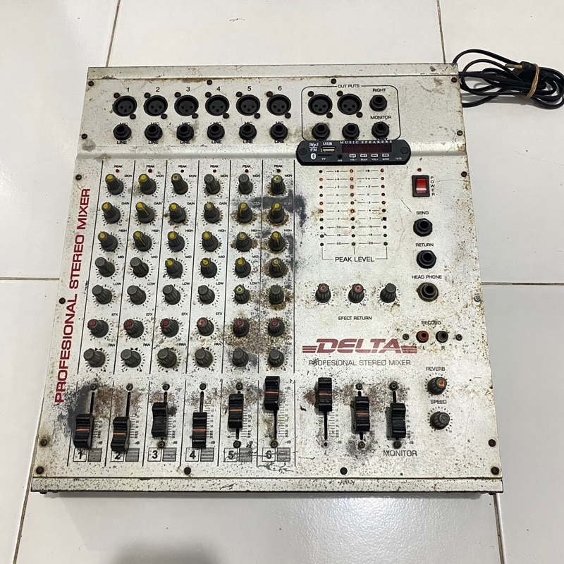 Delta Professional Stereo Mixer