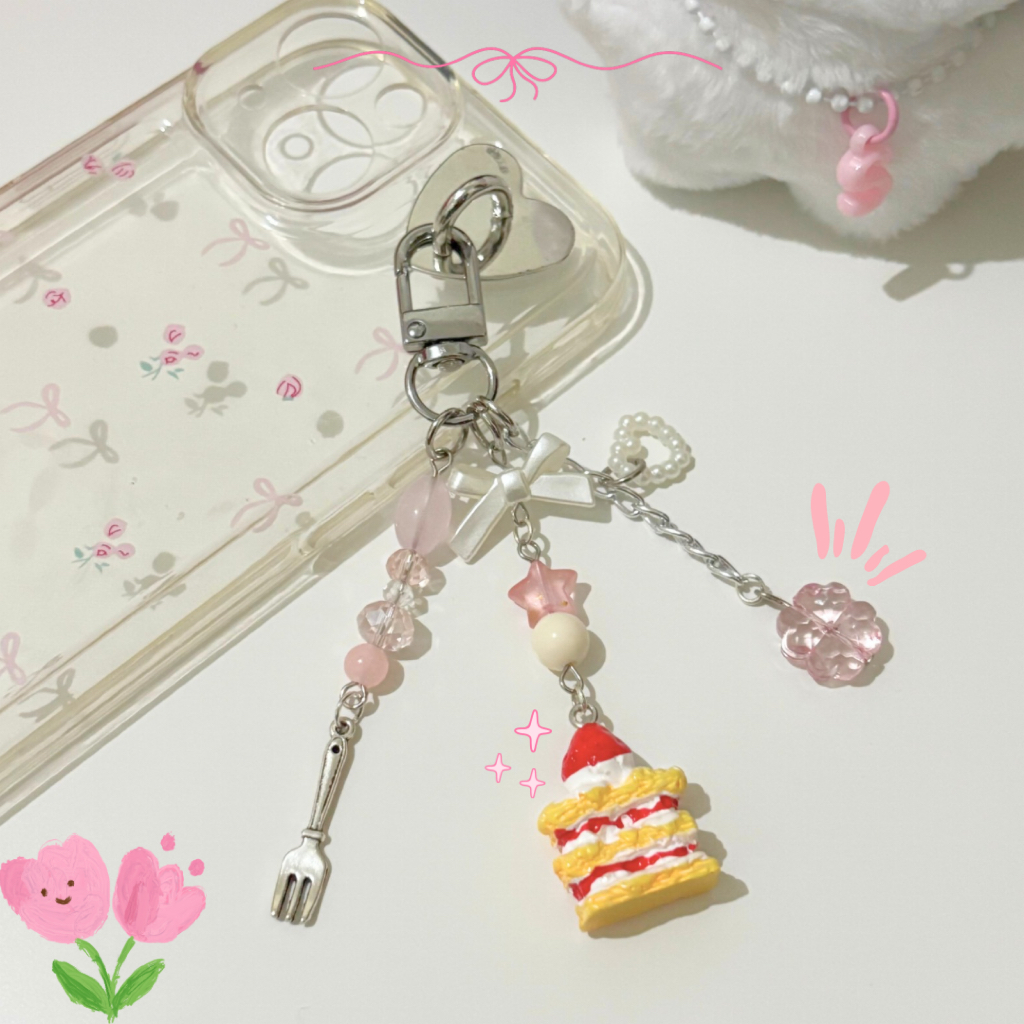 Strawberry Shortcake keychain / gantungan kue stroberi manis by bythefly.id