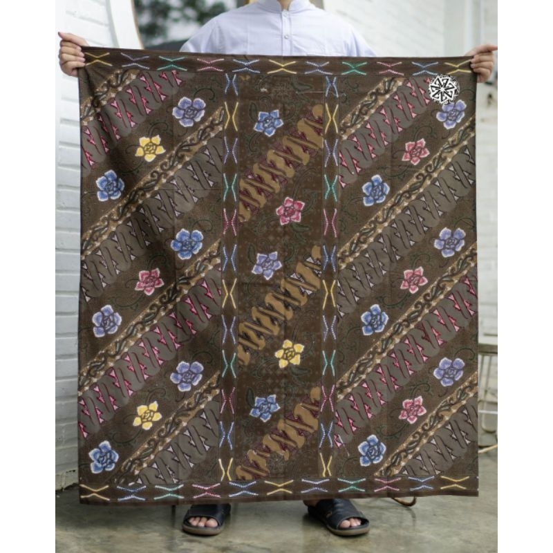LAR GURDA Kesikan, Batik Tradisional Eklusive