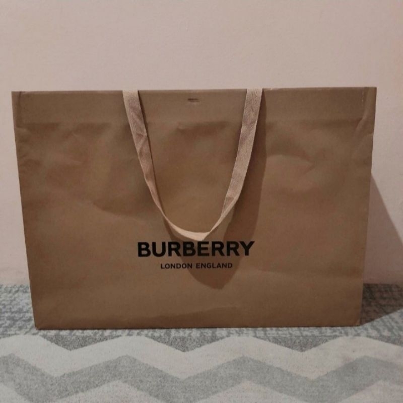 

KANTONG BELANJA PAPERBAG BRANDED AUTHENTIC ORIGINAL PAPER BAG BURBERRY