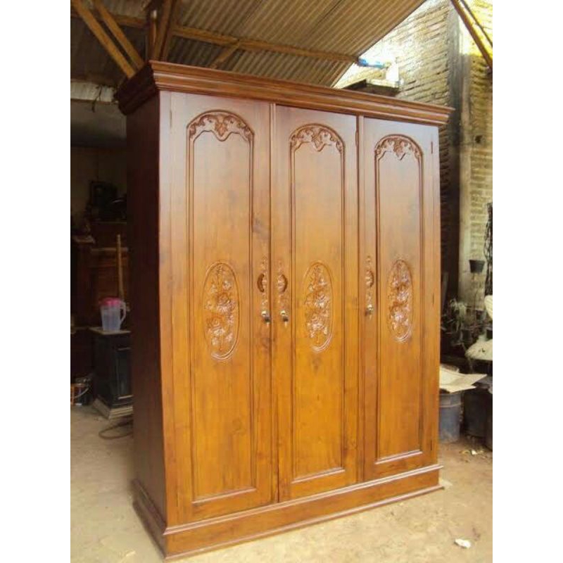 Lemari pakaian kayu jati/lemari ukir jepara/lemari kayu