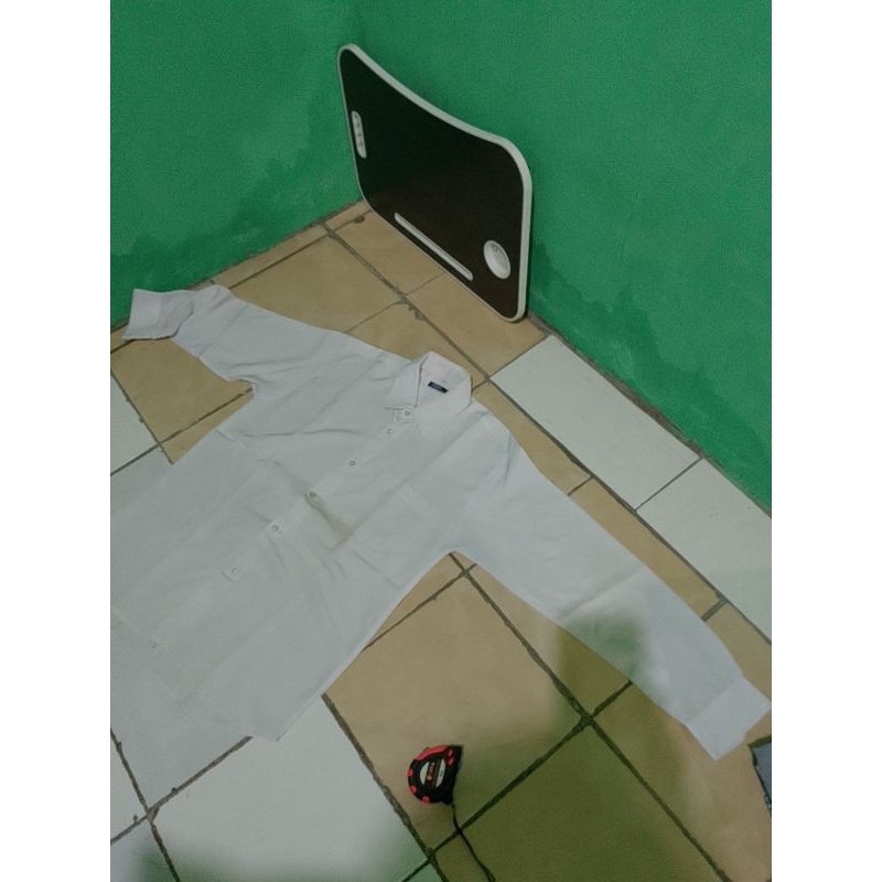 BAJU KOKO KEMEJA BEKAS BAGUS PUTIH POLOS LENGAN PANJANG UKURAN L LD52CM LP75CM (MINUS BOLONG KECIL D
