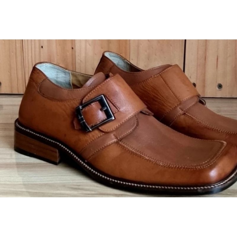 sepatu pantofel donatello size 42, watchout size 43, canera size 43