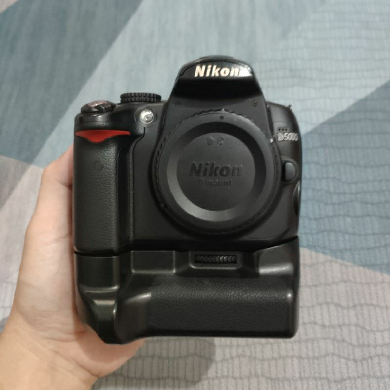 NIKON D5000 BODY ONLY