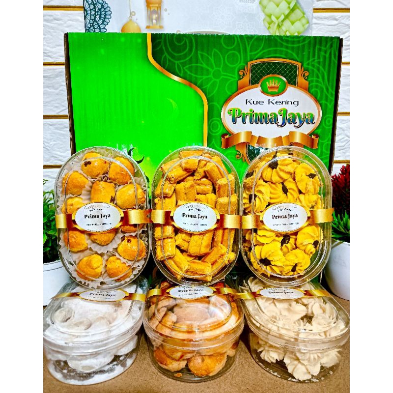

Paket Kue Prima Jaya Besar Isi 6 Toples Premium | Hampers Paket Kue Kering Lebaran | Parcel Sirup & Snack Kue Lebaran Idul Fitri Terlaris