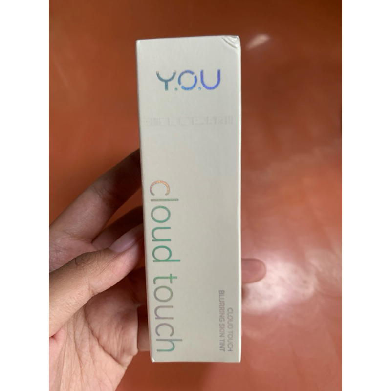 [New] YOU Cloud Touch Blurring Skin Tint. Shade: shell ivory