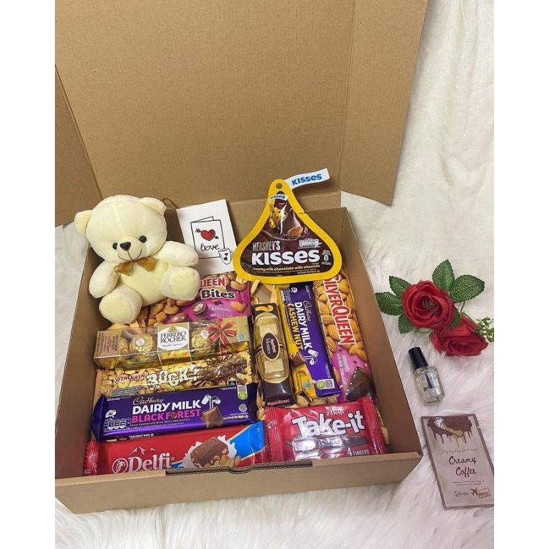 

Hampers Coklat Premium | Kado Valentine | Hadiah Snack Cowok Cewek | Kado Ulang Tahun | Gift Ultah Pacar | Kado Wisuda