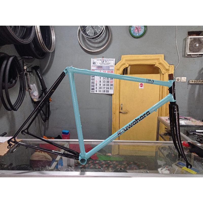 Frame Fork Sepeda Balap Kuwahara 1988 size 22 inci ban 700c