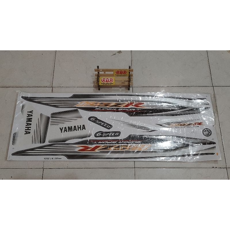 Yamaha 125ZR 125 ZR stripping stiker sticker hitam silver (8)