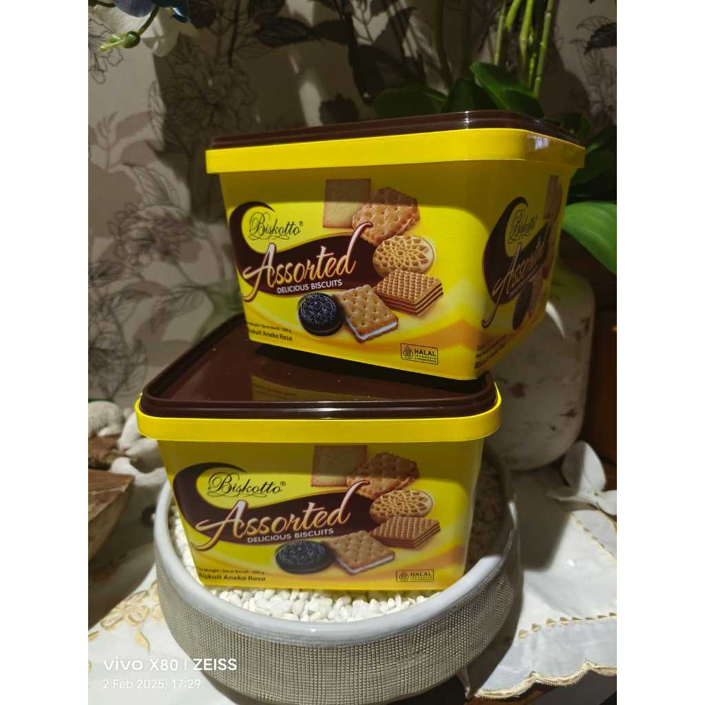 

Biskitop Assorted Delicious Biscuit 500gr Box PVC/ Biskuit Lebaran/ Biskuit kaleng