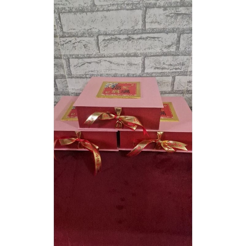 

Box gift lapis legit