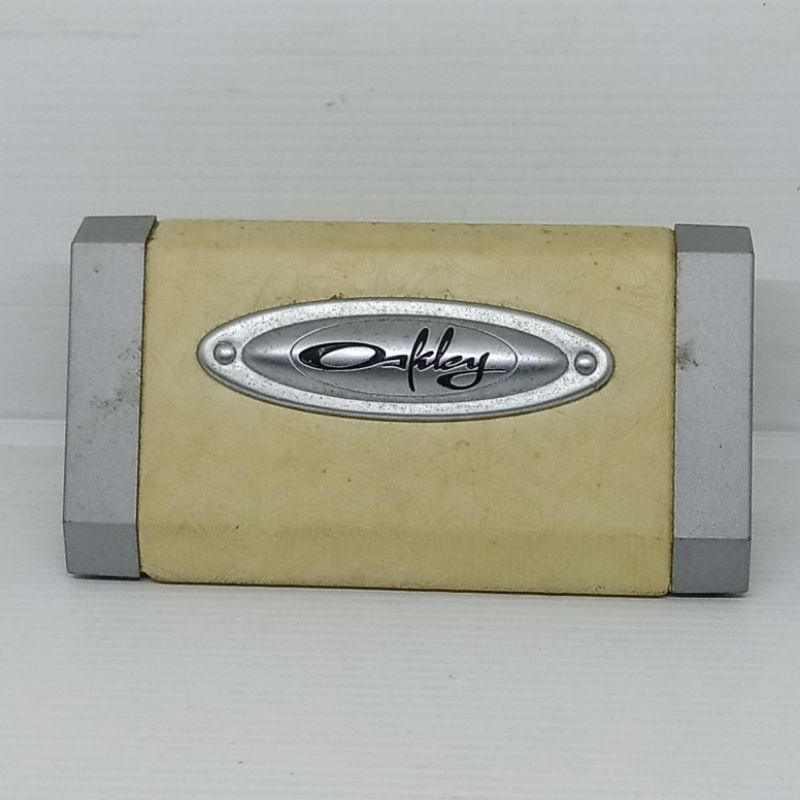 Oakley Women Logo Display