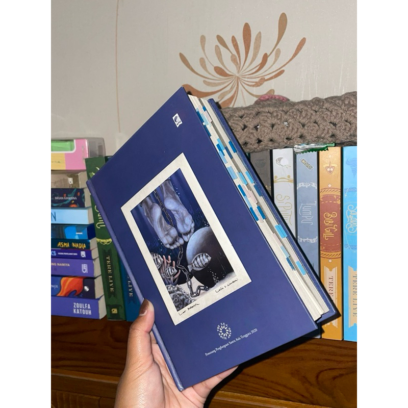 Laut Bercerita (Hard Cover) PRELOVED