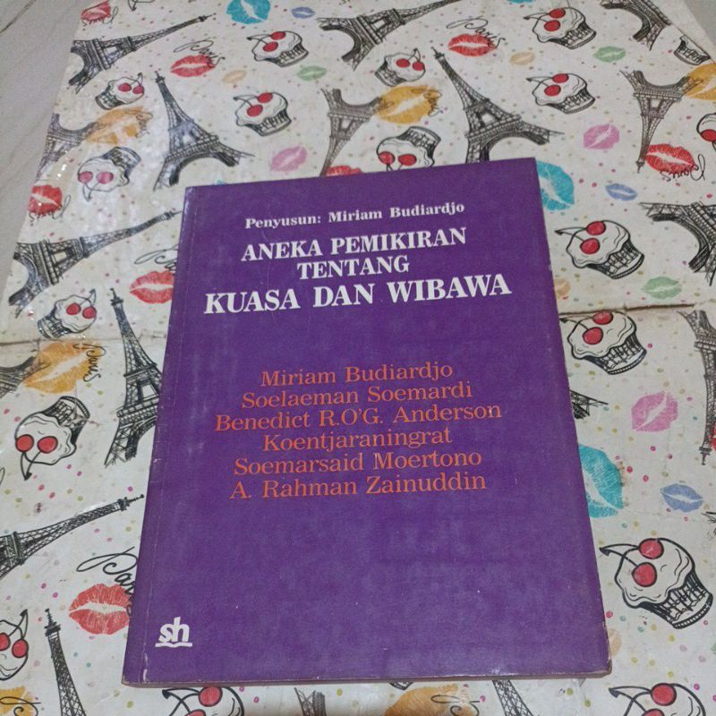Buku lawas - Aneka pemikiran tentang kuasa dan wibawa