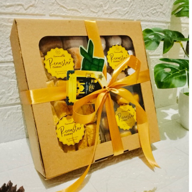 

Hampers Lebaran Isi 4 Toples Kue Kering