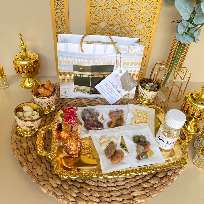 

SAFIYYA 1 (Baca Deskripsi) Oleh Oleh Umroh haji ekonomis Kemasan cantik Unik Bin Dawood Mart Gift From Makkah