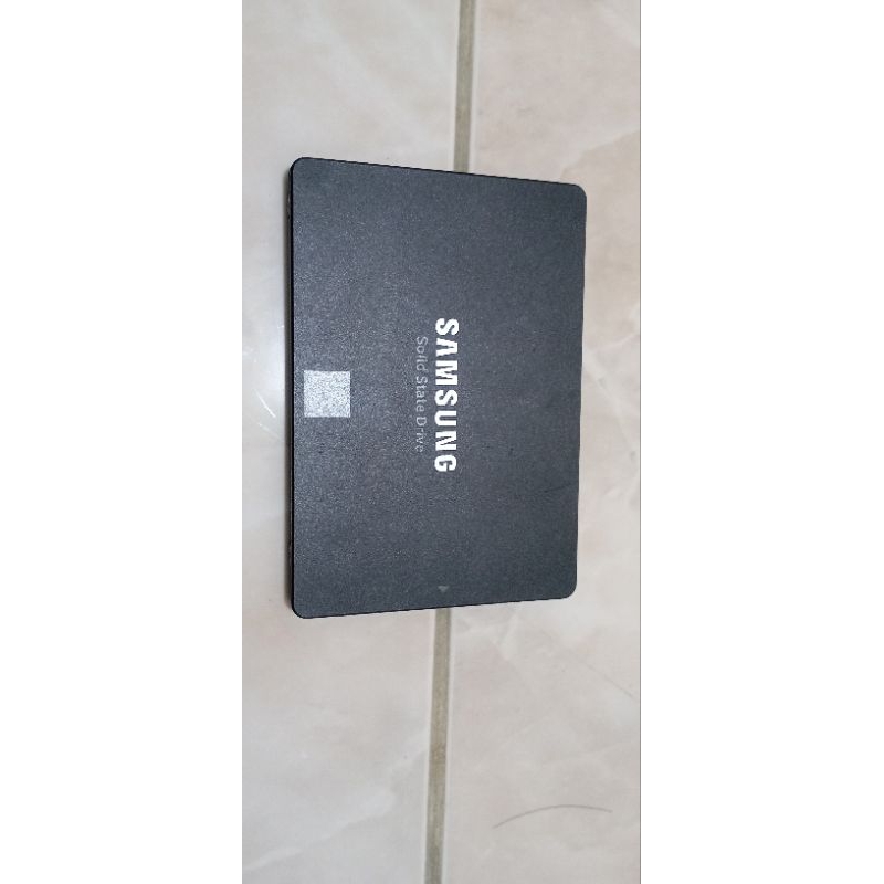 SSD Samsung 860 EVO bekas pemakaian