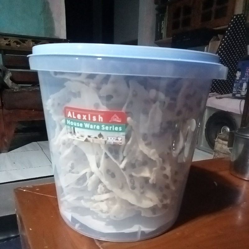 

peyek kacang ijo gurih,renyah bikin geregett