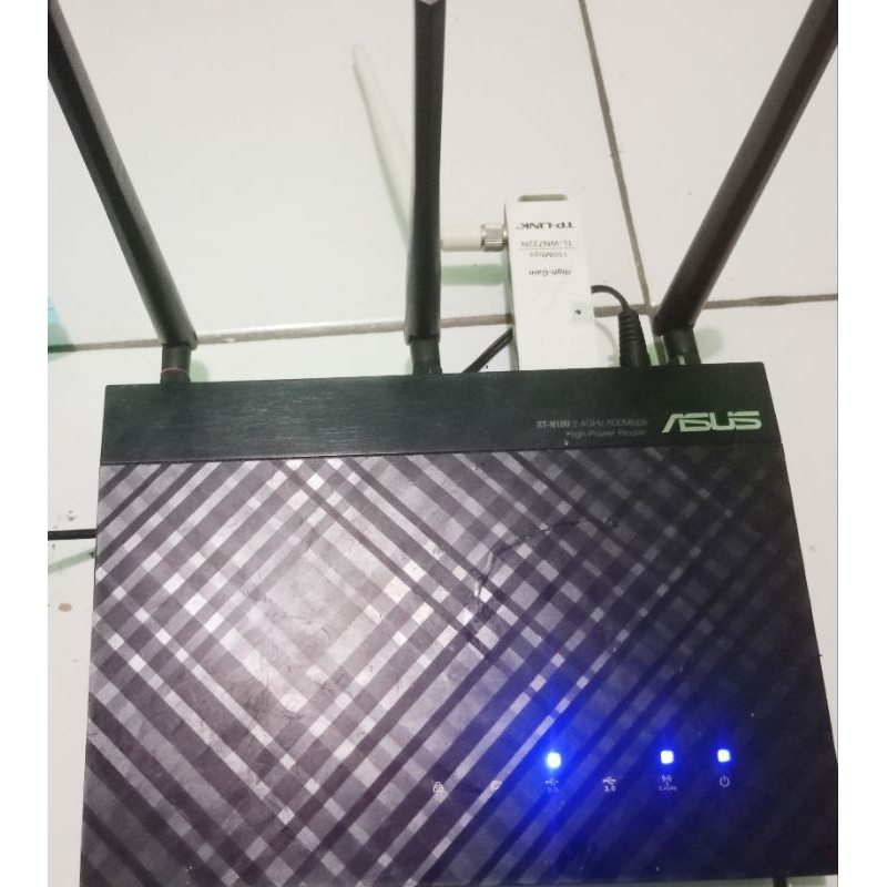 ASUS WIRELESS ROUTER  RT-N18U 2.4 GHz 600 Mbps High