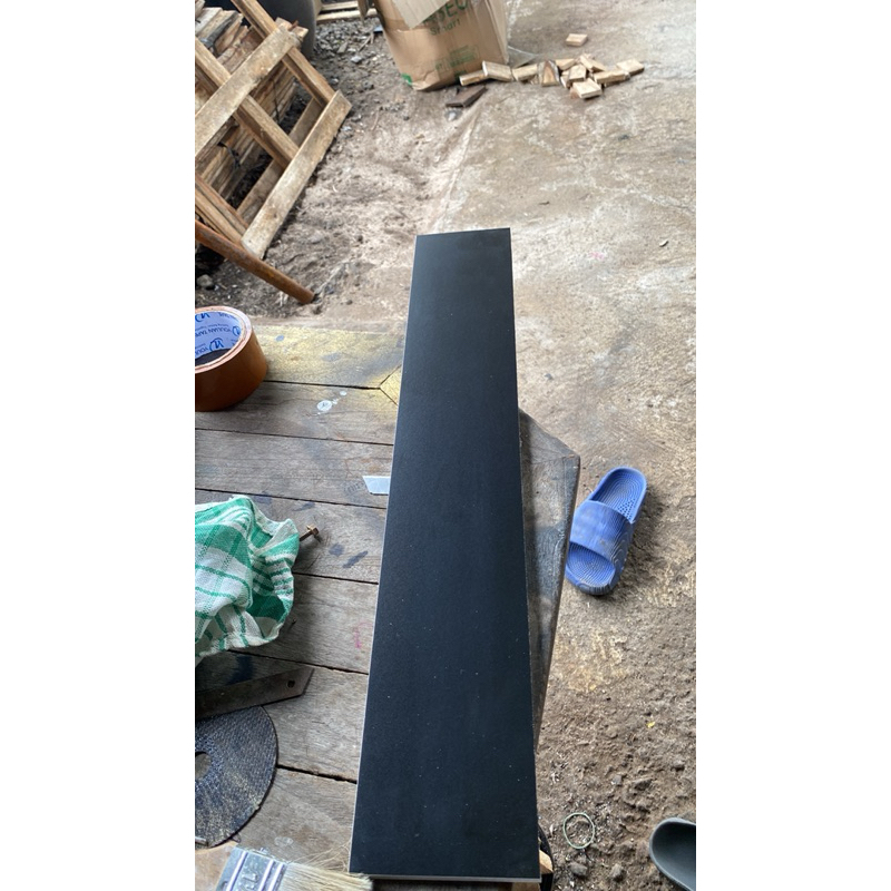 Plin Granit Hitam Matt 10x60