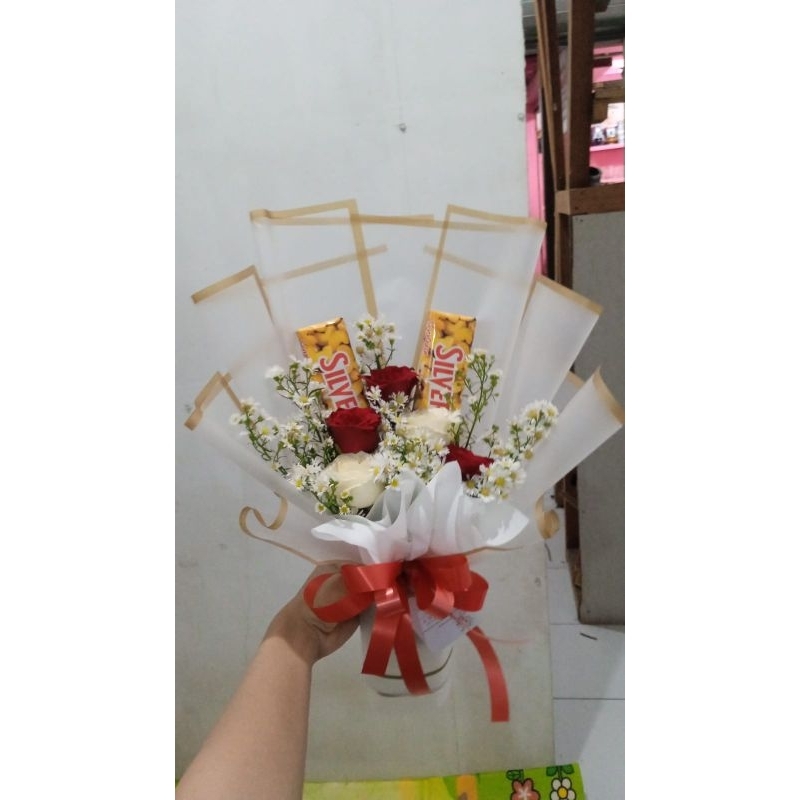 

MINI BUKET VALENTINE +SILVERQUEEN