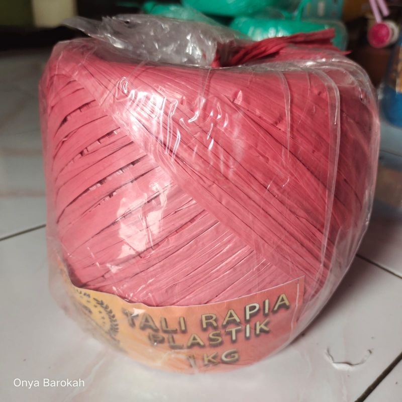 

Tali rafia Merk AJP 1 kg warna merah kualitas bagus