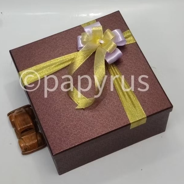 

Papyrus 30x30 Tinggi 15cm Kotak Kado Gift Box Hadiah V2