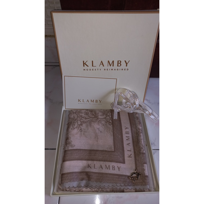 wearing klamby scarf ruby