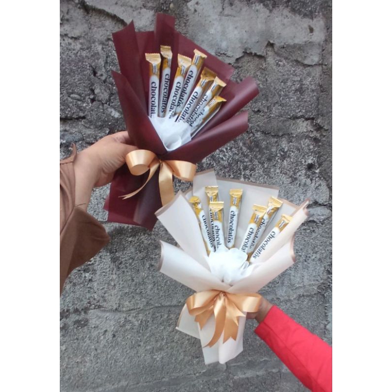 

Buket Cokelat dengan Rambut Putih dan Kuningan
