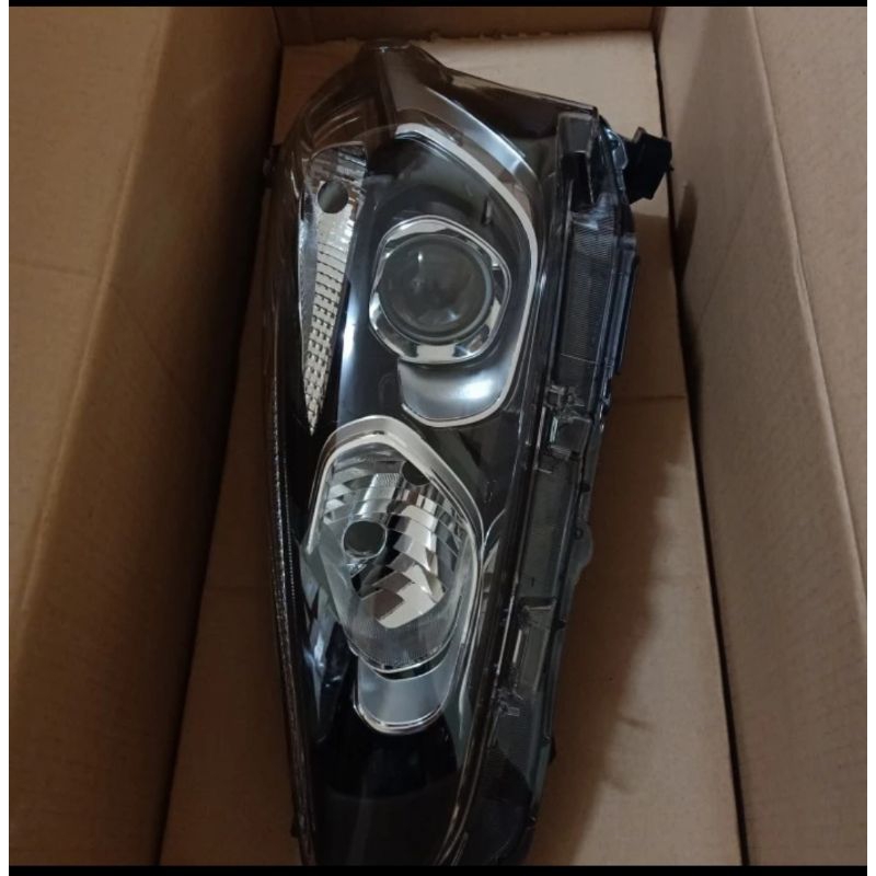 Headlamp Lampu depan Toyota Sienta original