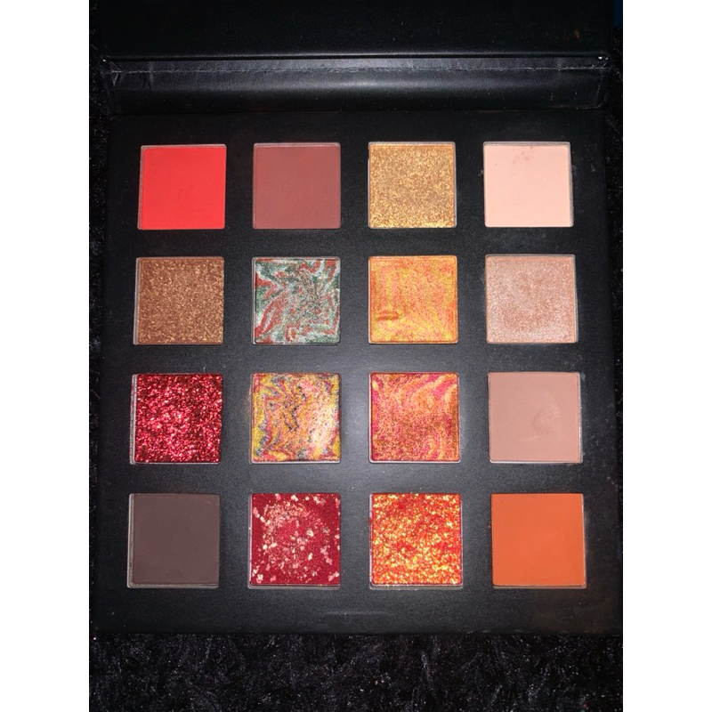 EYESHADOW PERFECT DIARY x CHINESE NATIONAL GEOGRAPHY PRELOVED