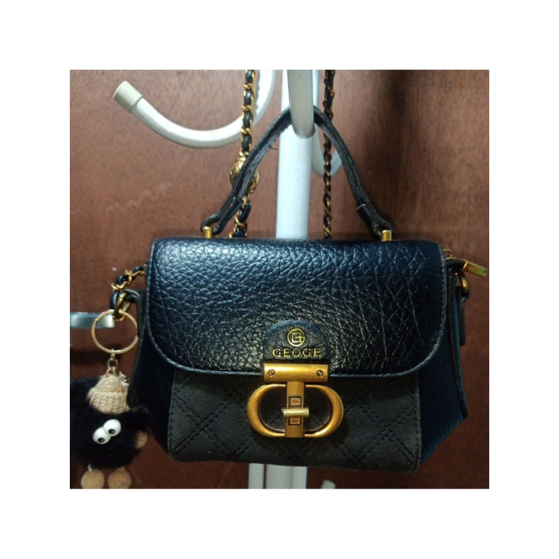 tas wanita sling black merk geoge bandi