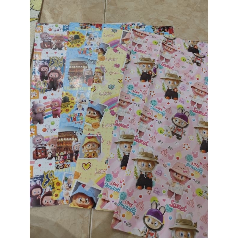 

kertas kado glossy gambar labubu 64x49