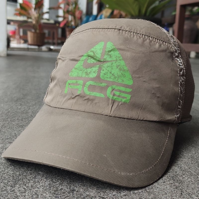 topi outdoor nike ACG trucker hat used good condition