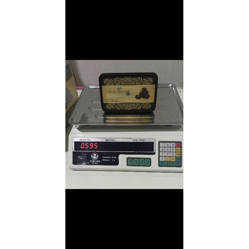 

Kurma Black Diamond Premium 550 Gram