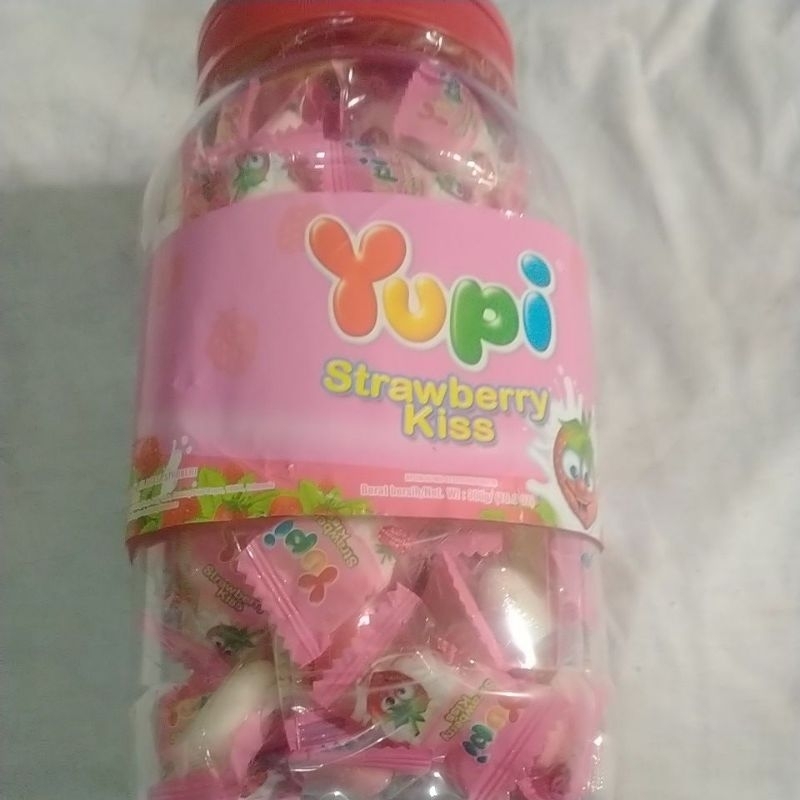 

permen yupi toples strawberry 300 gram
