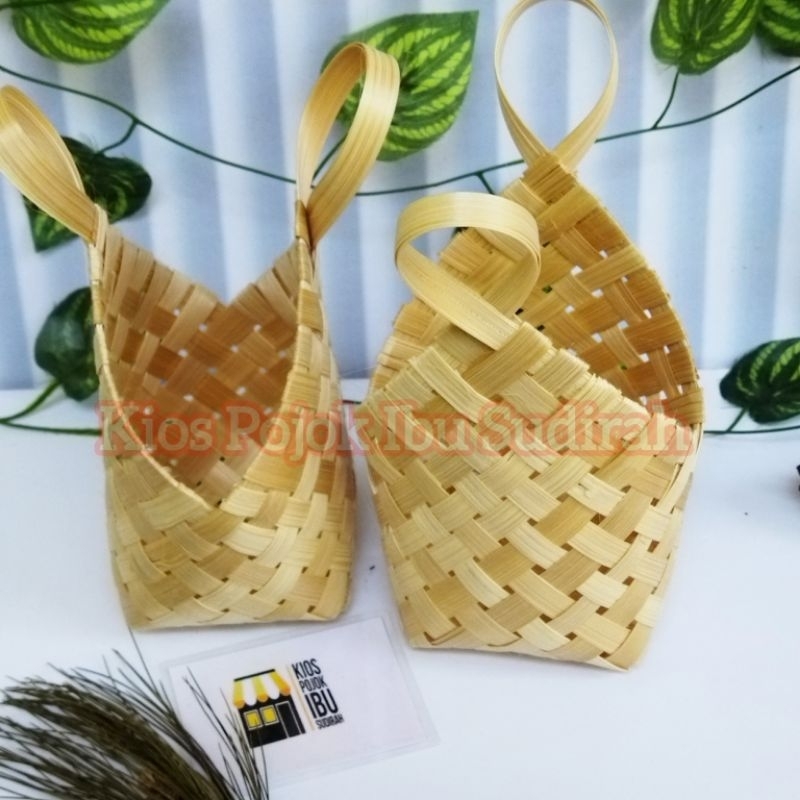 

(20pcs) Tas Keranjang Anyaman Bambu 8x8 / Tas Souvenir Idul Fitri 2025