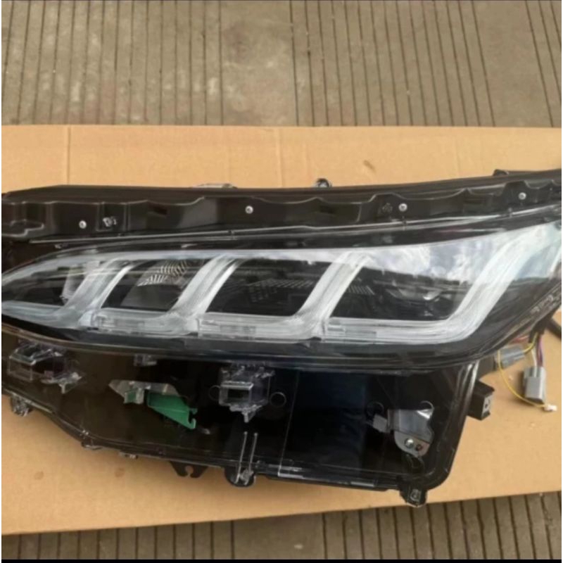 Headlamp Lampu depan Fortuner Legender original
