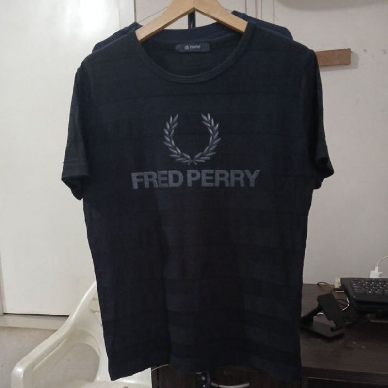 Kaos katun NANO FRED PERRY Second Original UK warna hitam pekat salur kerah kencang LD 102cm Pjg 680