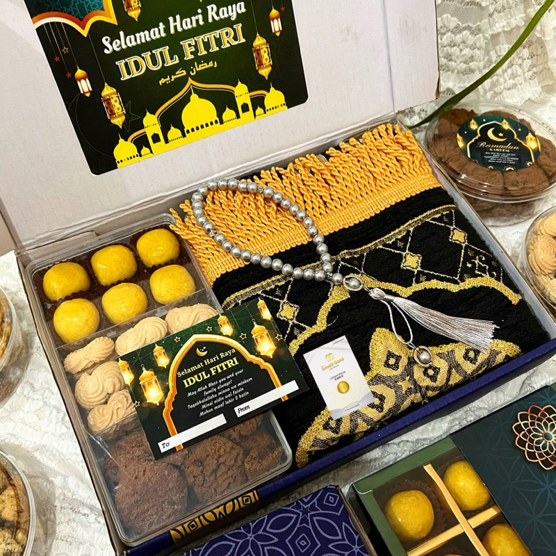

READY STOCK INSTANT!! HAMPERS LEBARAN PUASA IDUL FITRI EMERALD SET KUE KERING ENAK MEWAH MURAH DIJAMIN