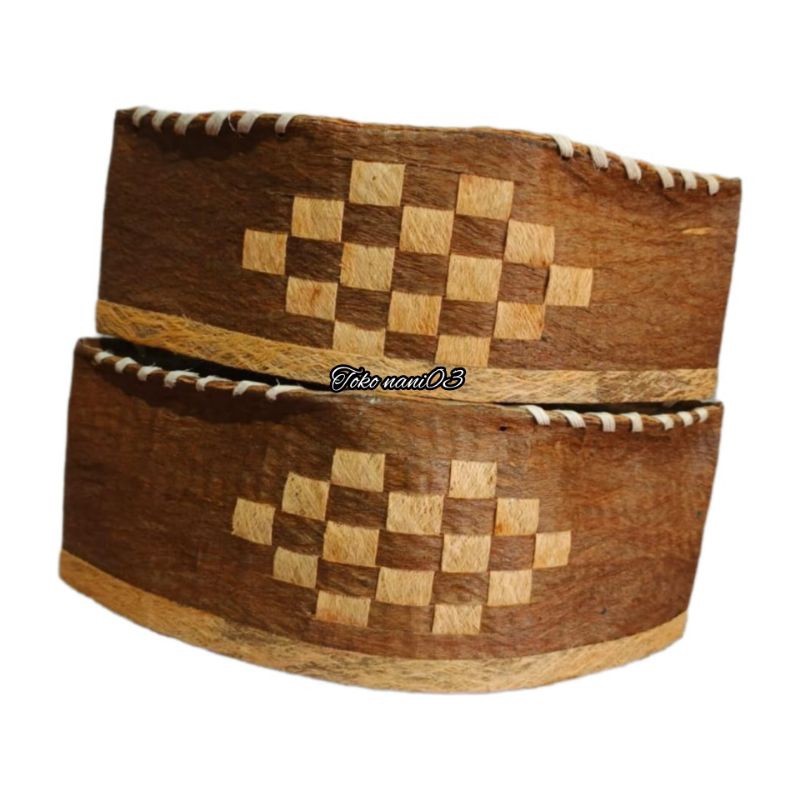 Peci kulit kayu honai warna coklat motif anyam