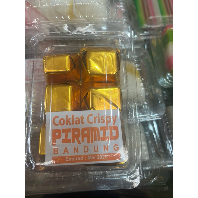 

Coklat Crispy Piramid Bandung isi 6 biji