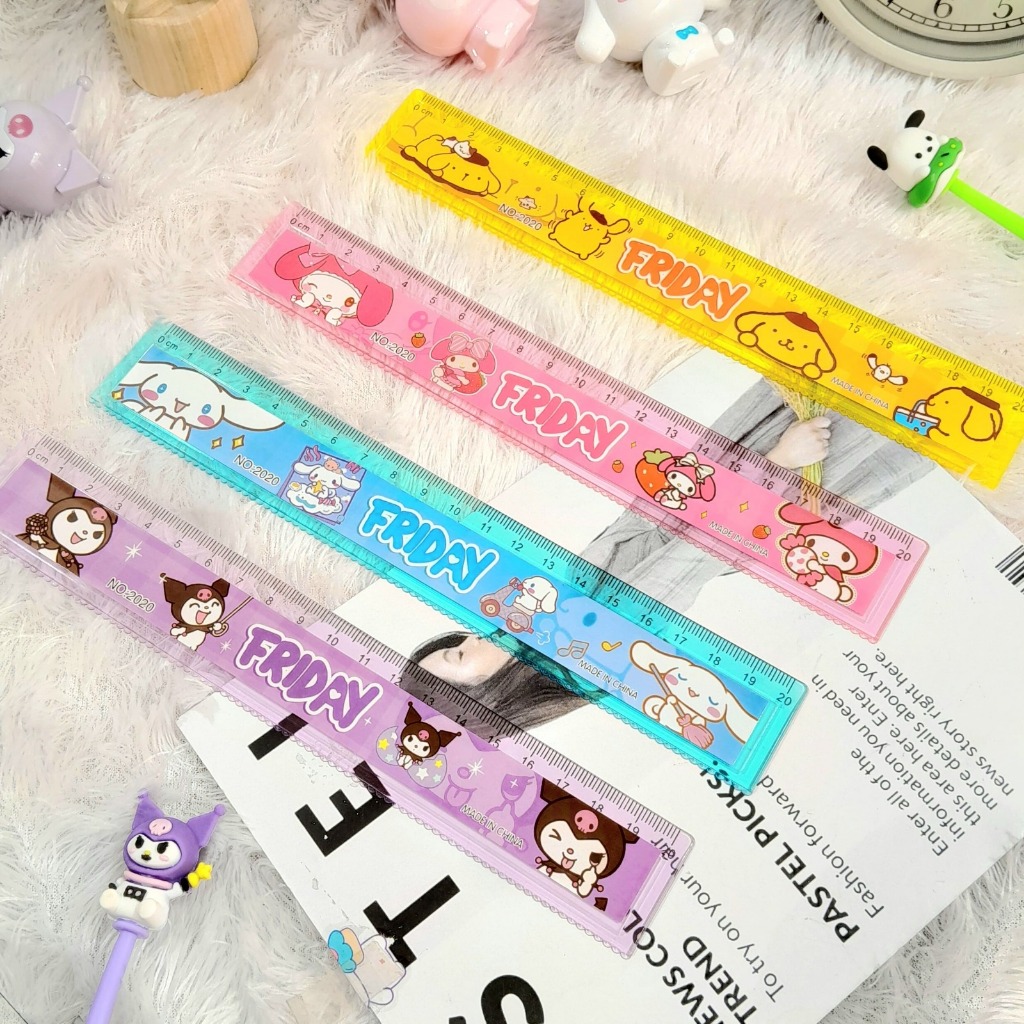 

Penggaris Sanrio 20 CM Bahan Plastik Ready 4 Karakter Lengkap / Penggaris SANRIO 20 CM Unik Lucu Favorit Anak Best Seller Harga Termurah Alat Tulis Sekolah Bisa Grosir dan COD