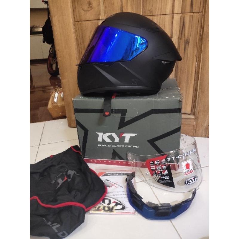 helm KYT TTC original hitam doff ( BEKAS ) mohon baca deskripsi
