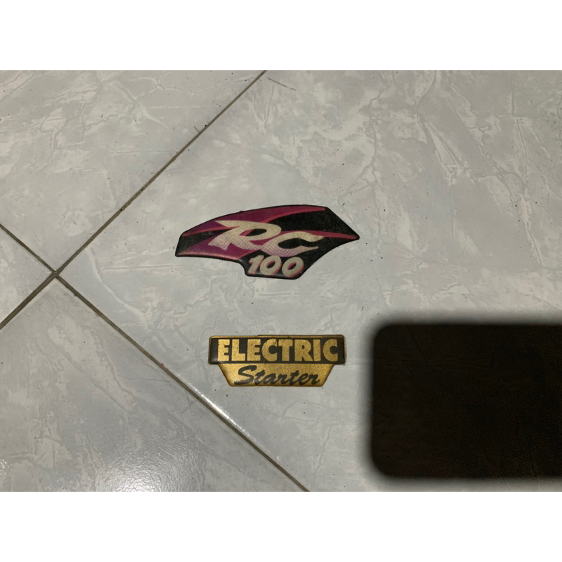 Emblem Sayap Suzuki RC100 ORI