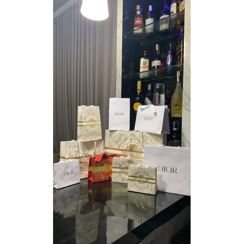 

paperbag dior chirstmast lunar year holiday new original