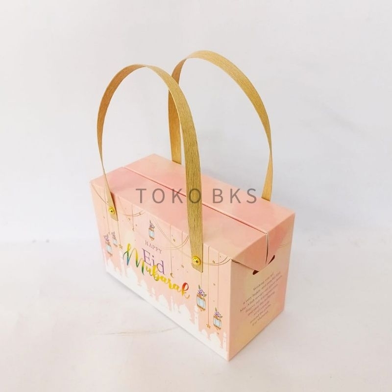 

Box lebaran UK 19*12*9 dengan tali warna pink