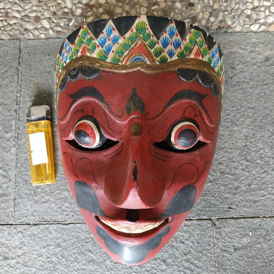 Pajangan Dinding Vintage Topeng Merah Kayu Lawas
